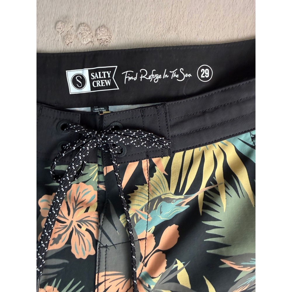 Salty Crew Tropical Marlin Board Shorts Women 29 Black Excellent 5" Floral Surf - Picture 2 of 7